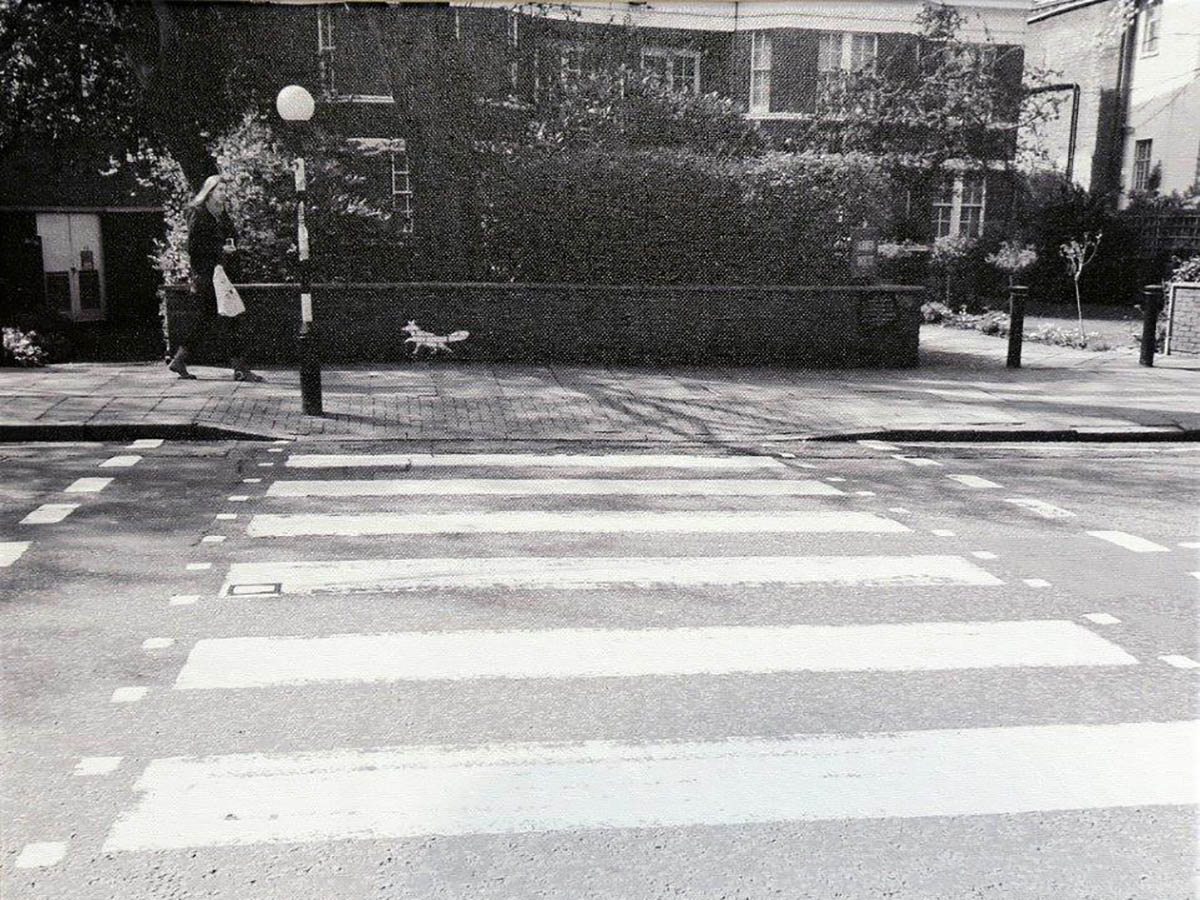 abbey-road-crossroad1647AFB9-914E-CBBE-97BF-9F25F1048938.jpg